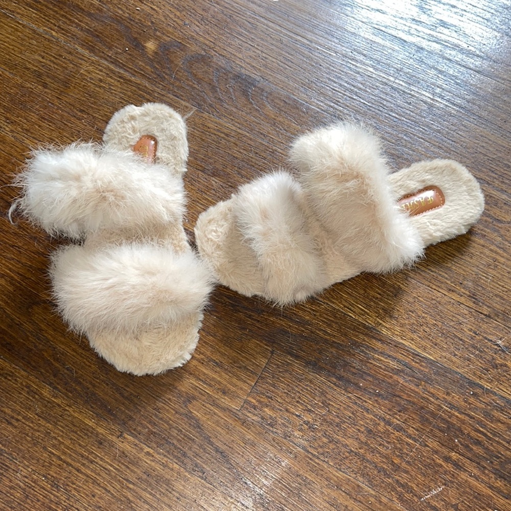 fur sandals